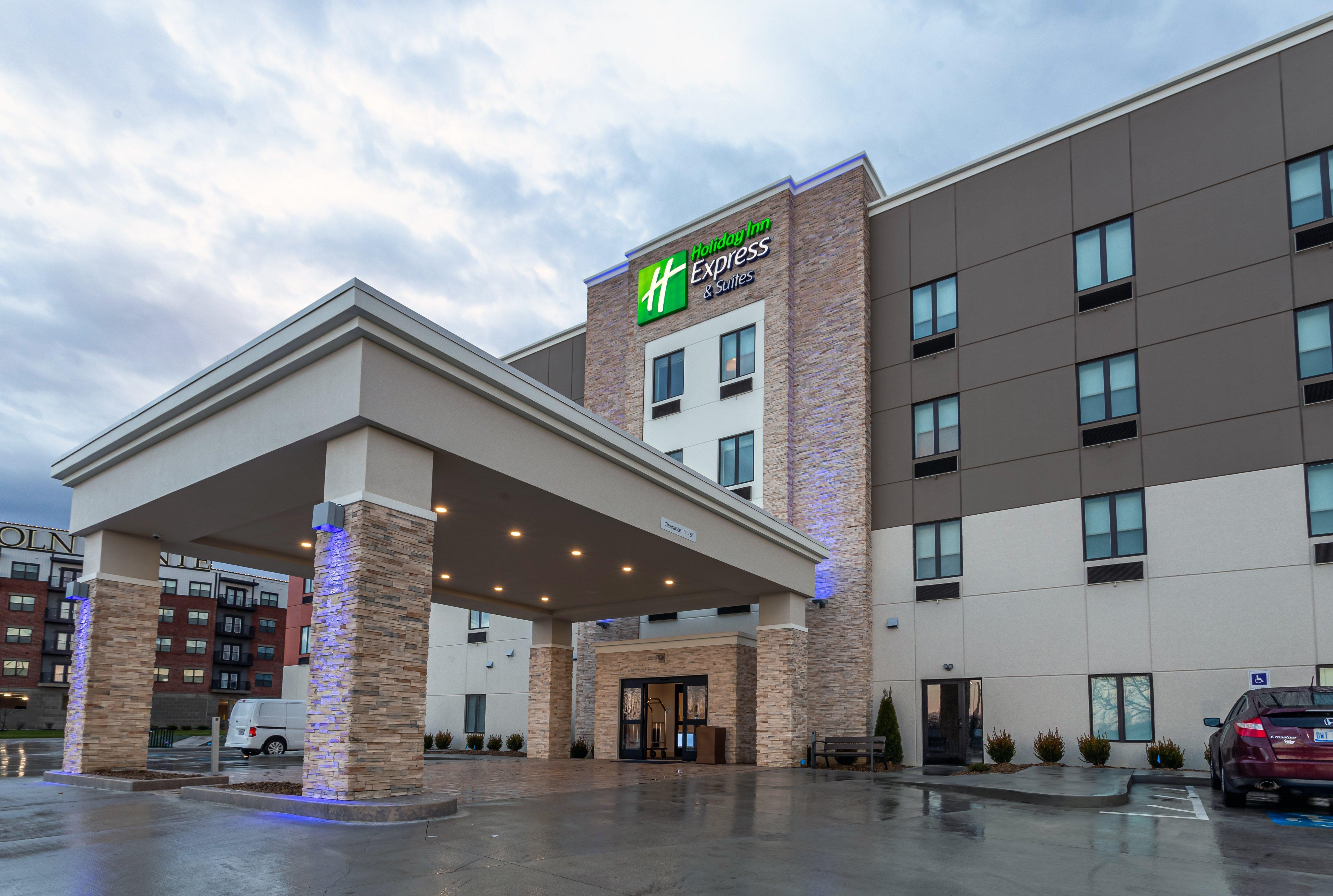 Holiday Inn Express & Suites - Columbus - Worthington, An Ihg Hotel Exteriör bild