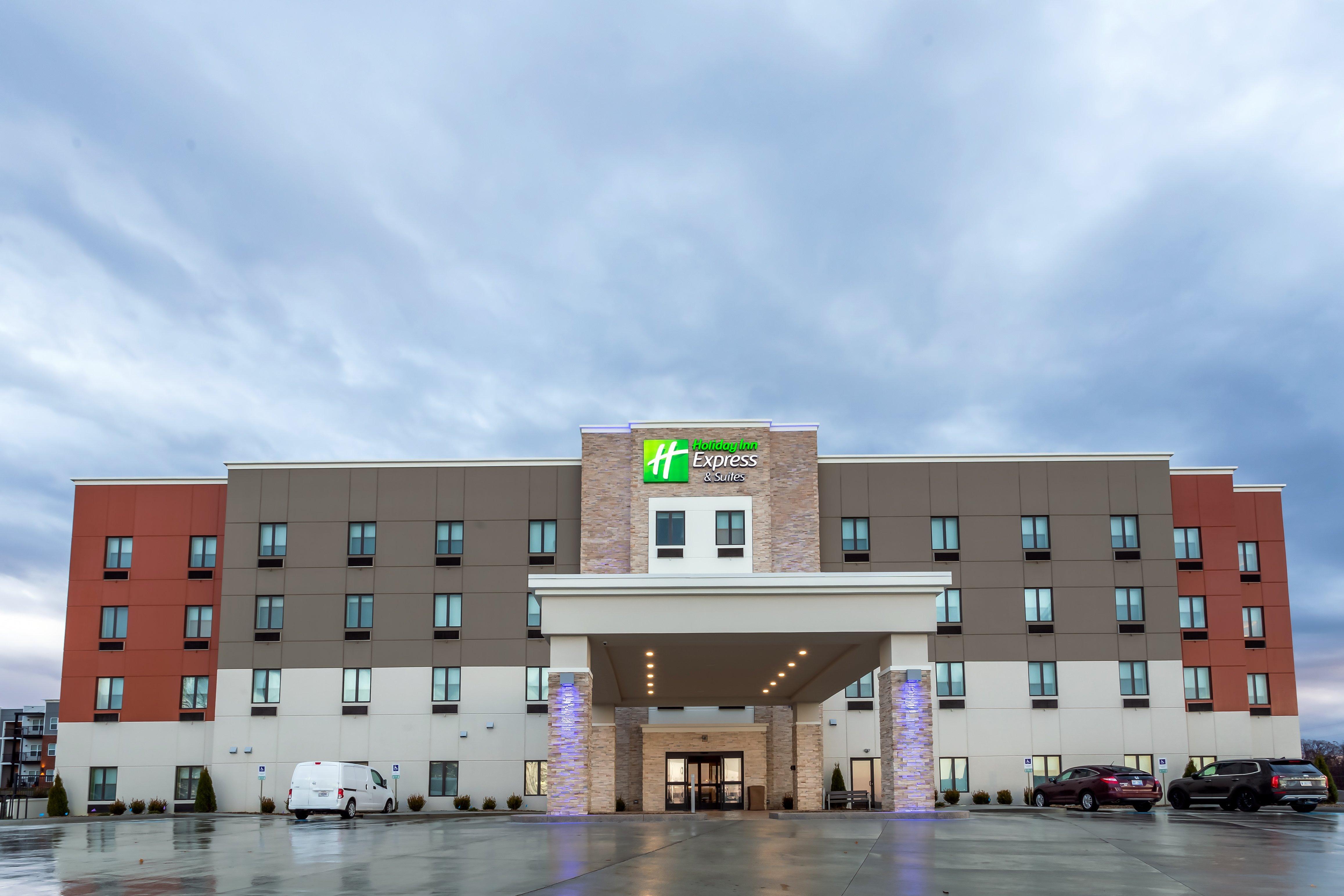 Holiday Inn Express & Suites - Columbus - Worthington, An Ihg Hotel Exteriör bild